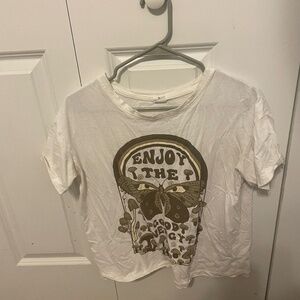 ʼEnjoy The Good Energyʼ shirt